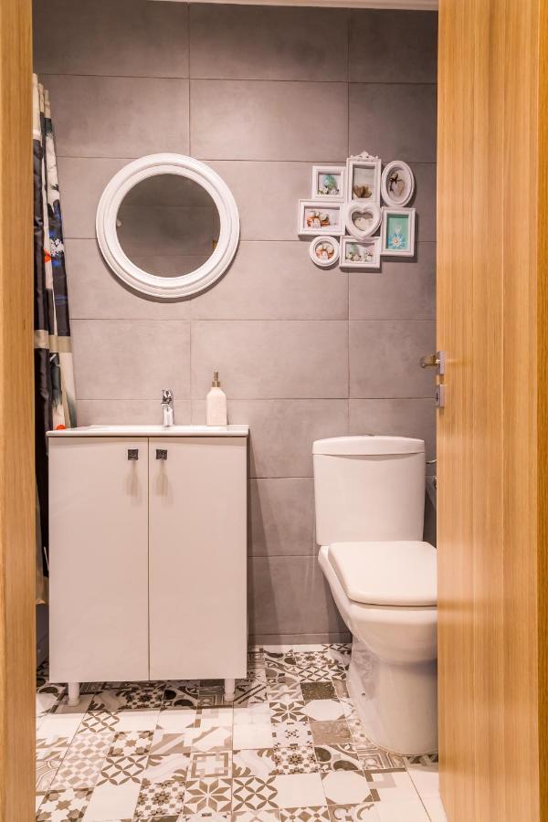 Studio T By Mrg Apartments Bucarest Esterno foto