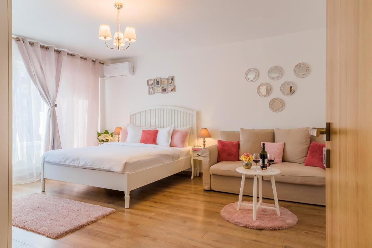 Studio T By Mrg Apartments Bucarest Esterno foto