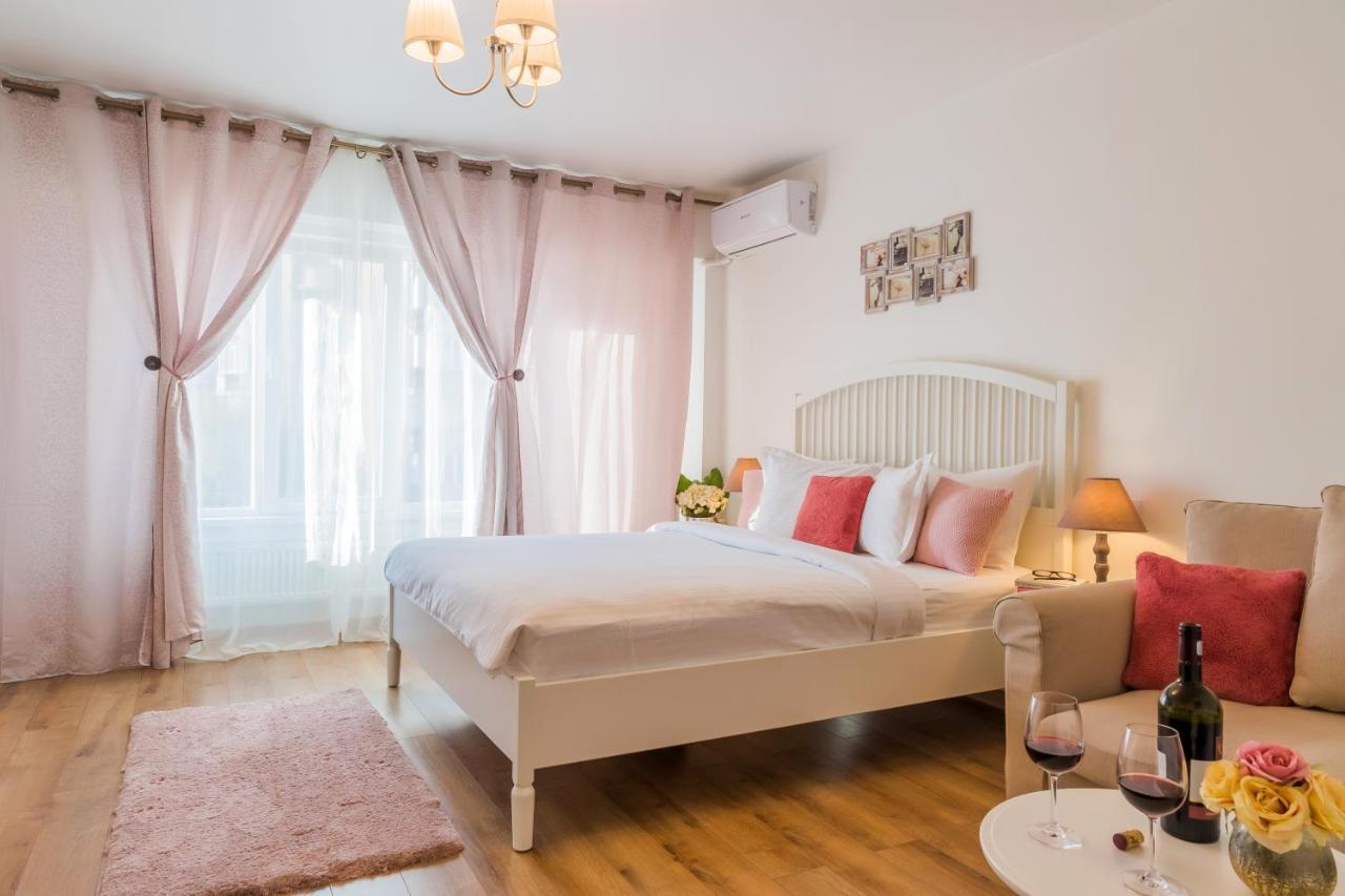 Studio T By Mrg Apartments Bucarest Esterno foto
