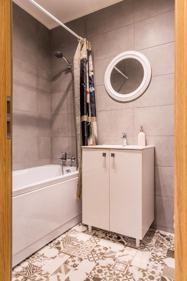 Studio T By Mrg Apartments Bucarest Esterno foto