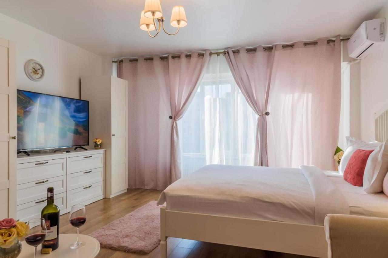 Studio T By Mrg Apartments Bucarest Esterno foto