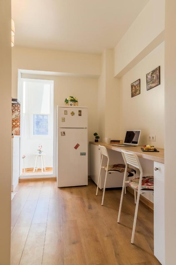 Studio T By Mrg Apartments Bucarest Esterno foto