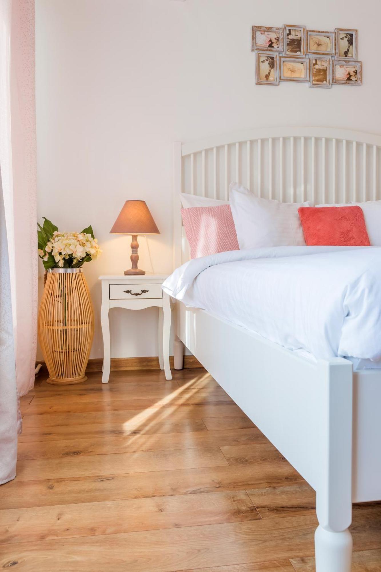 Studio T By Mrg Apartments Bucarest Esterno foto